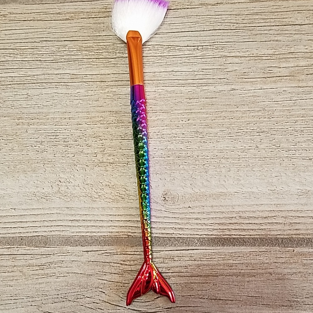 Rainbow mermaid makeup brush